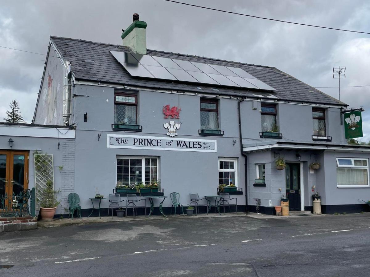 Prince Of Wales Inn Rhymney Bagian luar foto