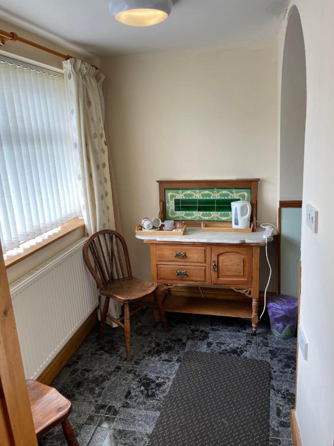 Prince Of Wales Inn Rhymney Bagian luar foto