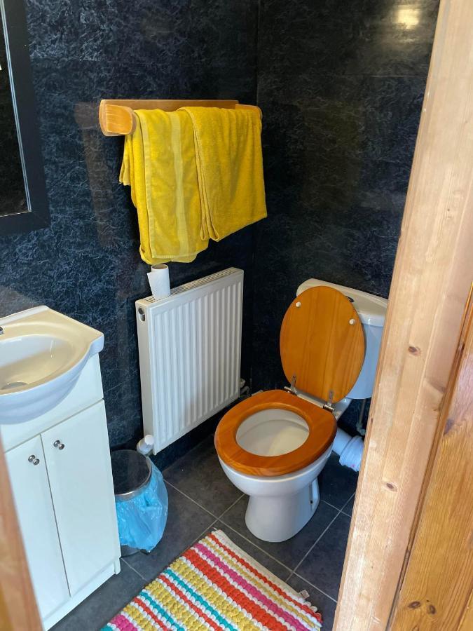 Prince Of Wales Inn Rhymney Bagian luar foto