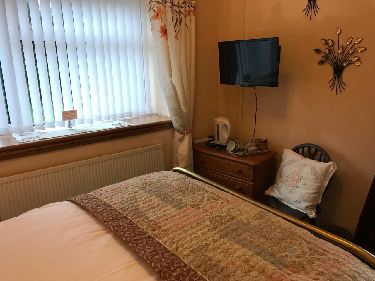 Prince Of Wales Inn Rhymney Bagian luar foto